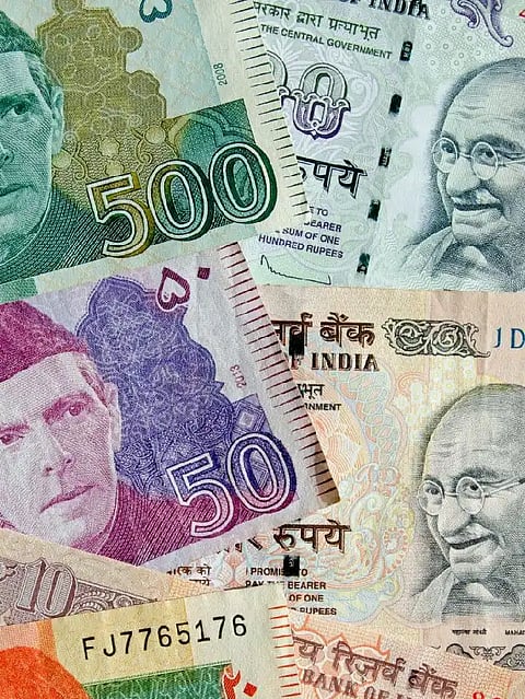 पाकिस्तान में भारत के एक रुपए की कीमत कितनी है?
