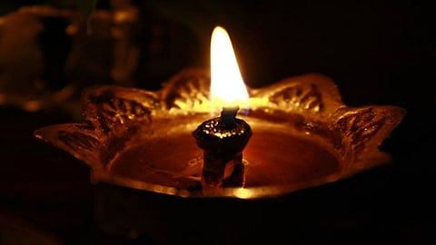 आज वैशाख पूर्णिमा के दिन इन स्थानों पर जलाएं दीया, मां लक्ष्मी की होगी कृपा, बरसेगा धन!