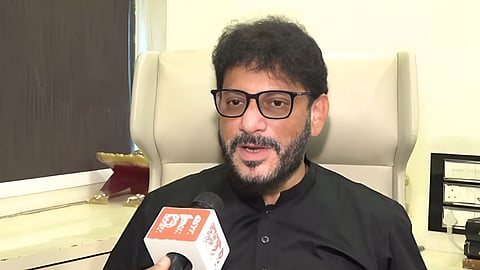 पहलगाम हमले का बदला लेने भारतीय सेना ने पाकिस्तान के 9 आतंकवादी ठिकानों ध्वस्त किया। इस हमले के बाद वारिस पठान ने भारतीय सेना की जमकर तारीफ की और बोले हम पहले दिन से मोदी के साथ है।