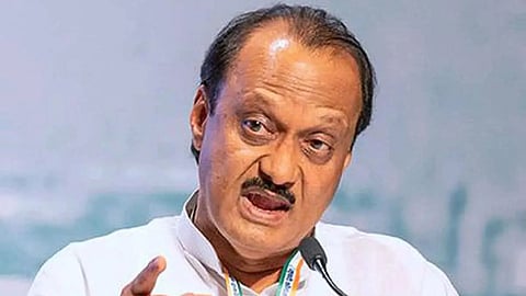 मालेगांव चीनी मील कारखाना चुनाव के दौरान उपमुख्यमंत्री अजित पवार से कुछ सवाल किए गए। इन सवालों के जवाब देने के बजाय अजित भड़क गए और कहा कि मैं जवाब देने के लिए खाली नहीं बैठा हूं।