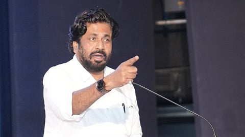 हाई कोर्ट पहुंचे बच्चू कडू, जिला मध्यवर्ती बैंक मामले में विभागीय आदेश को दी चुनौती