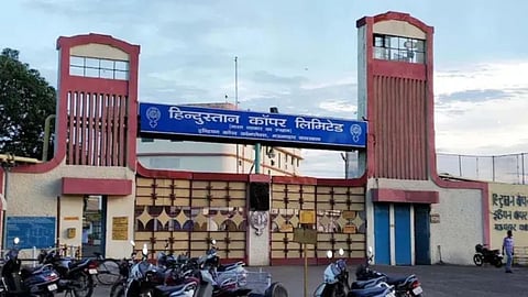 प्रधानमंत्री नरेंद्र मोदी के चिली दौरे के समय चिली के राष्ट्रपति गेब्रियल बोरिक फॉन्ट की उपस्थिति में एचसीएल और कोडेल्को ने एमओयू पर साइन किया था। जिसके बाद अब चिली की माइनिंग एक्सपर्ट्स की एक टीम भारत आने वाली हैं।