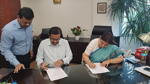 30 जून को महाराष्ट्र सरकार में एक ऐतिहासिक और प्रेरणादायक नियुक्ति हुई। वरिष्ठ आईएएस अधिकारी राजेश कुमार मीणा (1988 बैच, महाराष्ट्र कैडर) को सम्मानपूर्वक मुख्य सचिव पद के लिए नियुक्त किया गया।