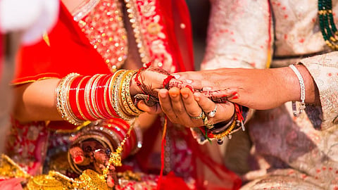 विवाहित महिलाएं ज़रूर ध्यान में रखें ये बातें, खुशहाल रहेगा घर-परिवार, मधुर रहेगा वैवाहिक जीवन