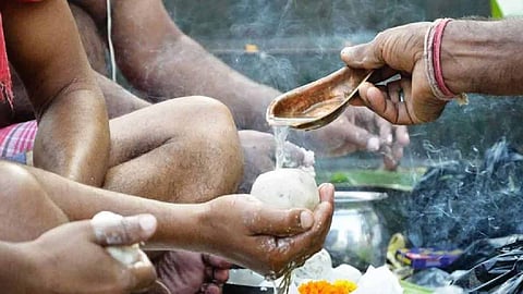 कुंडली में पितृदोष है, जीवन कष्टमय है, तो 25 जून आषाढ़ी अमावस्या के दिन कर लें ये 5 उपाय, बनने लगेंगे शुभ योग