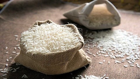 भारत दुनिया का सबसे बड़ा बासमती चावल का प्रोड्यूसर हैं। जिसके कारण भारत के चावल ईरान, इराक समेत कई अन्य देशों में एक्सपोर्ट होता है। हालांकि ईरान और इजराइल युद्ध के कारण ये सबसे ज्यादा प्रभावित हो गया है।