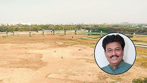 आज सोनेगांव तालाब की एक मैदान में परिवर्तित हो गया है। इस दुर्दशा को देख मनसे ने प्रशासन पर निधि बर्बाद करने का आरोप लगाया है।