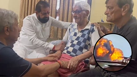 गुजरात के अहमदाबाद से लंदन जा रहा एयर इंडिया का विमान AI-171 गुरुवार को सरदार वल्लभभाई पटेल अहमदाबाद हवाई अड्डे पर उड़ान भरते समय हादसे का शिकार हो गया। इस हादसे में जान मारे गए पायलट के पिता पर दुखों का पहाड़ टूटा।