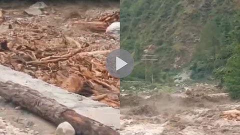 कुल्लू में बादल फटने से मचा हड़कंप, प्रशासन ने जारी किया अलर्ट, देखें- VIDEO