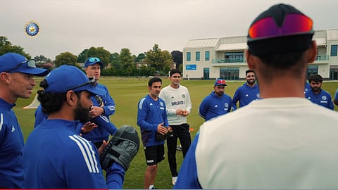 IND vs ENG टेस्ट सीरीज से पहले गौतम गंभीर ने खिलाड़ियों को गर्मजोशी से किया स्वागत, करुण नायर की वापसी को लेकर...