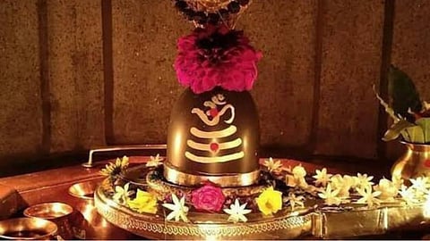 शिवलिंग पर चढ़ा प्रसाद क्यों नहीं खाना चाहिए? जानिए इसकी क्या है वजह