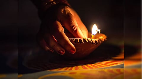 पंचमुखी दीपक कब जलाएं, घी, सरसों तेल और चमेली तेल के दीए किस भगवान के सामने जलाएं