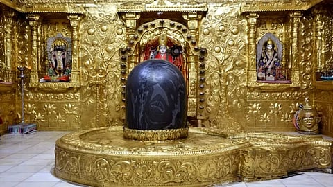 शिवलिंग और ज्योतिर्लिंग में क्या है अंतर, कितने प्रकार के होते हैं शिवलिंग