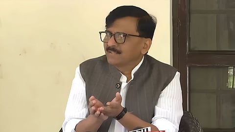 Sanjay Raut slams Shiv Sena Ministers: शिवसेना यूबीटी सांसद संजय राउत ने एकनाथ शिंदे के 5 मंत्रियों के खिलाफ जांच करने की मांग की है। तो वहीं धारावी परियोजना पर भी बात की।
