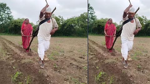 65 वर्षीय किसान ने बैल की जगह खुद ही जोता हल