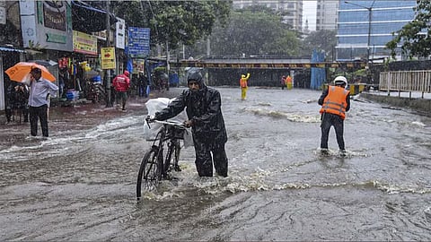 पानी- पानी हुई मुंबई (pic credit; social media)