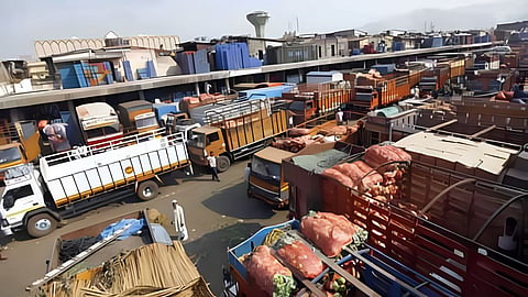Nagpur News: कृषि उत्पन्न बाजार समिति के संचालक मंडल द्वारा की गई कथित अनियमितताओं की जांच के लिए राज्य सरकार ने जिलाधिकारी की अध्यक्षता में एसआईटी का गठन किया।