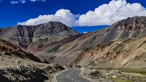 Ladakh: फिल्म शूटिंग के वक्त बड़ा हादसा, फूड पॉइजनिंग की वजह से 100 से अधिक लोग अस्पताल में भर्ती