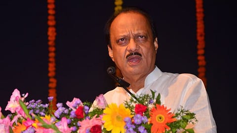 Ajit Pawar News: महाराष्ट्र के उपमुख्यमंत्री अजित पवार ने पिंपरी-चिंचवड़ में अपने दौरे के दौरान बैनर लगाने वालों को वोट न देने का आह्वान किया। उन्होंने इस पर अपनी नाराजगी भी जताई।
