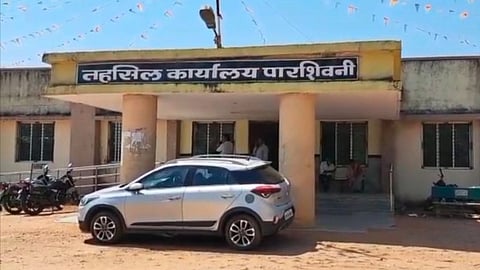 Parshivni News: नागपुर जिले के पारशिवनी तहसील की जिला परिषद और पंचायत समिति के बीच परिसीमन विवाद खड़ा हो गया है। इस मामले को जल्द से जल्द सुलझाने की कोशिश की जा रही है।