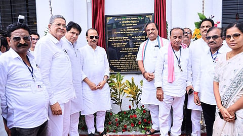 Ajit Pawar in Hinganghat: महात्मा गांधी ने ग्राम स्वराज्य की संकल्पना रखी थी। गांव की ओर बढ़कर ग्राम विकास का मंत्र उनके द्वारा दिए मंत्र को आत्मसात कर एड. कोठारी व संचालक मंडल कार्य कर रहे है।