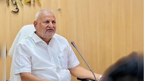 महाराष्ट्र के खेल मंत्री माणिकराव कोकाटे ने राज्य की खेल नीति में बदलाव के संकेत दिए है। जिसको लेकर दिवंगत खेल गुरु भीष्मराज काम की अध्यक्षता में गठित एक समिति ने सरकार के लिए पॉलिसी ड्राफ्ट तैयार किया था।