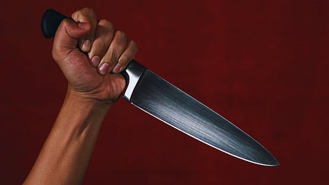 कोराडी में एक प्रेमी ने अपनी प्रेमिका की गला रेतकर हत्या कर दी। प्रेमिका ने अपने प्रेमी की शादी तुड़वा दी, जिसके बाद इस हत्या को अंजाम दिया। खापरखेड़ा पुलिस स्टेशन में मामला दर्ज किया गया है।