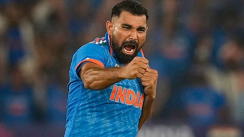 मोहम्मद शमी का कहर जारी...एक बार फिर अपनी घातक गेंदबाजी से बल्लेबाजों के उड़ाए होश