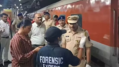 कुशीनगर एक्सप्रेस में मचा हड़कंप, टॉयलेट में मिली 6 साल के बच्चे की लाश