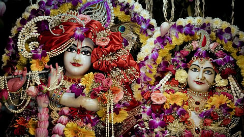 जन्माष्टमी व्रत रखने में असमर्थ हैं तो इन उपायों को अपनाकर ऐसे कमाएं बराबर का पुण्य