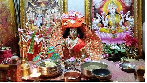 जन्माष्टमी के दिन इस विधि से इन सामग्रियों से करें लड्डू गोपाल की पूजा, मिलेगी श्रीकृष्ण जी की कृपा
