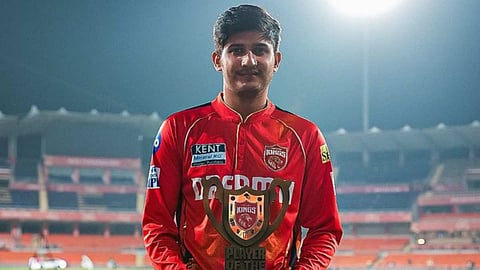 DPL में प्रियांश आर्य ने रचा इतिहास, इस लीग में ऐसा कारनामा करने वाले पहले खिलाड़ी बने