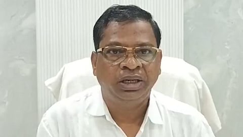 जनता दरबार में अधिकारियों पर बरसे विधायक मसराम, नागरिकों के कार्य तत्काल करने के दिये निर्देश