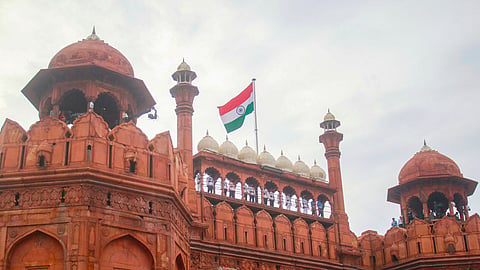 स्वतंत्रता दिवस से पहले लाल किला छावनी में तब्दील, दिल्ली की सुरक्षा में 20 हजार जवान तैनात
