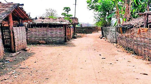 gondia-tribal-villages-no-health-network-facility-murkutdoh-dandari-crisis