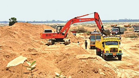 illegal-sand-mining-gondia-officers-absence-weekend-loss