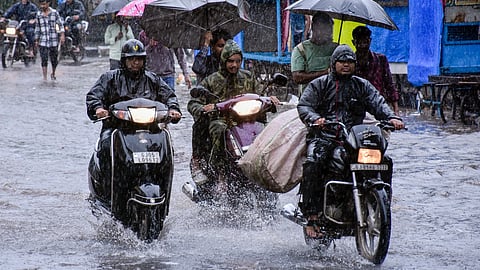 imd-weather-alert-heavy-rain-in-many-states-gujarat-red-alert