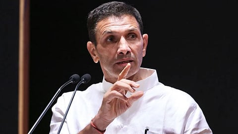 'सड़क पर लड़ रहे अफसर-जनप्रतिनिध', जीतू पटवारी का सरकार पर हमला, 'मंत्री बेलगाम और जनता बेहाल...'