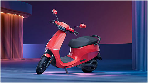 Ola Electric Scooter विवाद: सात महीने की परेशानी के बाद मालिक ने जलाई अपनी S1 Pro