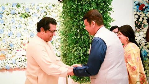 politics uddhav-thackeray-devendra-fadnavis-visit-raj-thackeray-home-ganesh-chaturthi-signals-for-bmc-election