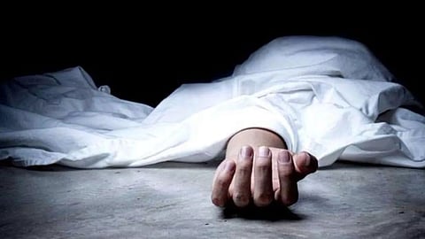 बिहार : कटिहार में अपराधियों ने पिता-पुत्र पर पेट्रोल डालकर जलाया, बेटे की मौत