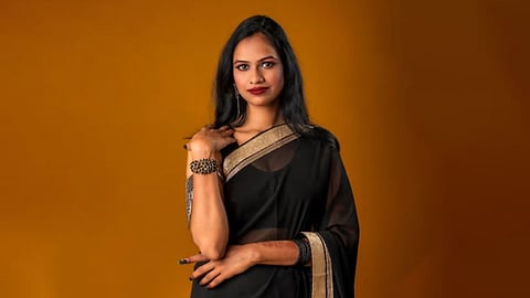 रविवार को इन रंगों के कपड़े गलती से भी न पहनें, परेशानियों का करना पड़ सकता है सामना