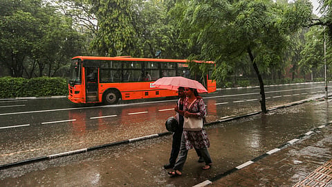 aaj-ka-mausam-12-october-2025-bharat-mein-barish-barfbari-aur-thand-ka-double-alert-jane-pure-desh-ka-haal