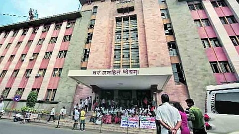 pune property tax recovery 10 crore stuck pmc strict check bounce case