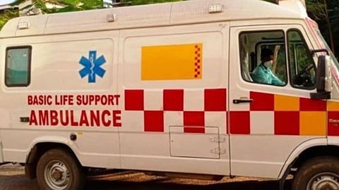 जब भी किसी प्रकार की Medical Help की जरूरत होती है, तो सबसे पहले 108 डायल कर एम्बुलेंस को बुलाया जाता है। हाल ही में कुछ आंकड़ों में पता चला है कि यवतमाल में Ambulance की मदद से 2 लाख से ज्यादा लोगों की जान बची।