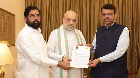 Maharashtra में भारी बारिश के कारण होने वाली तबाही के बाद राज्य सरकार ने केंद्र से राहत राशि की मांग की है। जिसके कारण गुरुवार को CM Devendra Fadnavis और Deputy CM Eknath Shinde ने Home Minister Amit Shah से मुलाकात की।