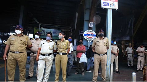 GRP के 13 पुलिसकर्मी निलंबित (pic credit; social media)
