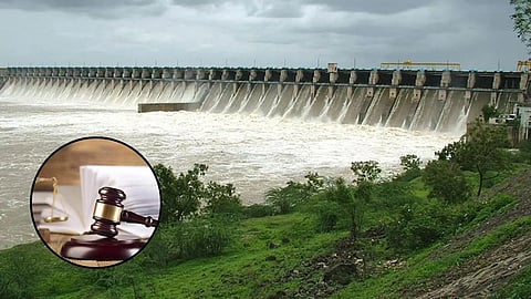 गोसीखुर्द सिंचाई घोटाले में अंतर्गत गोसीखुर्द प्रकल्प के टेंडर को लेकर हुई धांधली के मामले में लगातार संबंधित अधिकारियों को हाई कोर्ट से तगड़ा झटका लग रहा है। अब फिर एक अधिकारी को झटका लगा है।