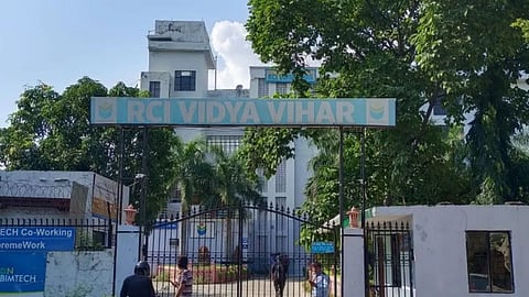 ग्रेटर नोएडा: दोस्तों के बीच खूनी संघर्ष, दो छात्रों के बीच हुई फायरिंग, एक की मौत