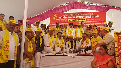 OBC Protest News: नागपुर में ओबीसी समुदाय ने पिछले 5 दिनों से ओबीसी आरक्षण में हिस्सेदारी का विरोध किया था। इस विरोध में ओबीसी समुदाय ने संविधान चौक पर अनशन किया था।